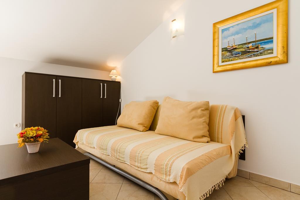 Apartments Vukelic Klenovica Phòng bức ảnh