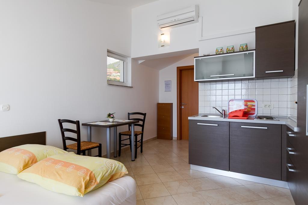 Apartments Vukelic Klenovica Phòng bức ảnh